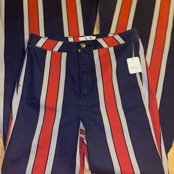 Free people Just Float On Printed Flare Jeans $98 - Picture 10 of 11